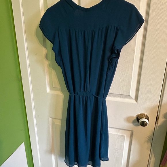 Button-front dress with tie - Picture 2 of 3